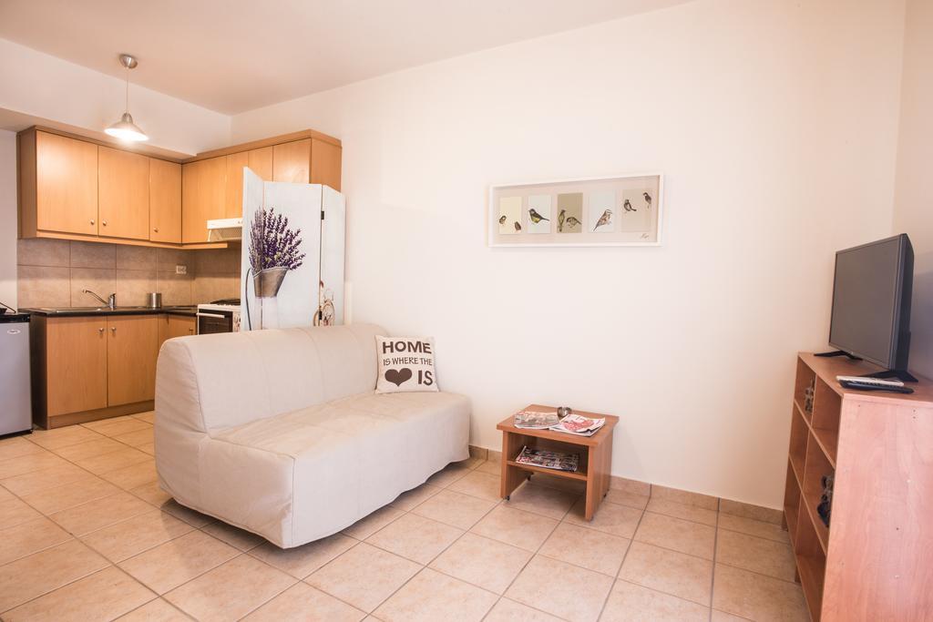 Mini Art Apartments Gerani  Exteriér fotografie